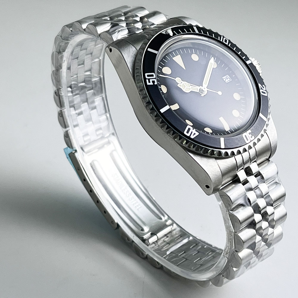 หน้าปัดสีดำ 39 มม. ตัวเรือนเหล - Diver Watch 300M บทวิจารณ์และราคา